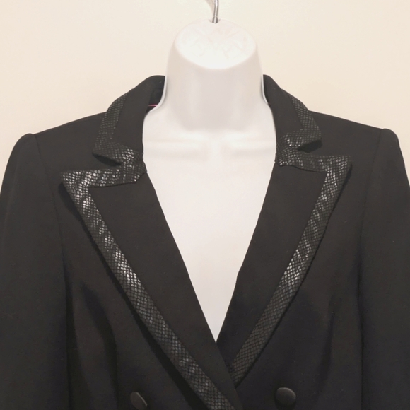 EUC Juicy Couture 6 Women's Faux Snakeskin Detail Tuxedo Style Blazer - Picture 2 of 8